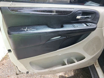 2012 Ram C/V 121.2" WB - miniatura 9