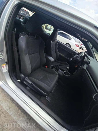 2012 Scion tC – miniatura 15