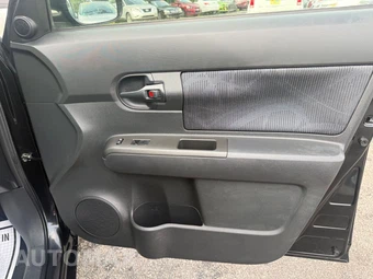 2012 Scion xB – miniatura 45