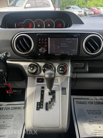 2012 Scion xB – miniatura 57