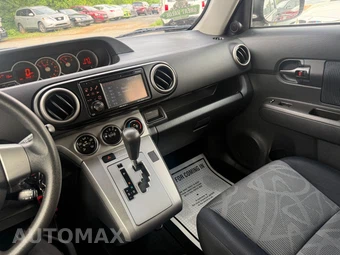 2012 Scion xB – miniatura 82
