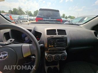 2012 Scion xD - miniatura 11