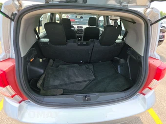 2012 Scion xD - miniatura 16