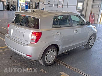 2012 Scion xD - miniatura 4
