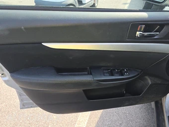 2012 Subaru Outback 2.5i Premium – miniatura 9