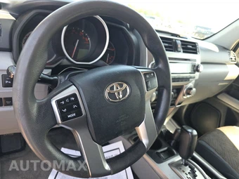 2012 Toyota 4Runner SR5 – miniatura 10