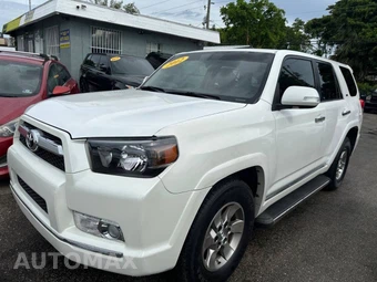 2012 Toyota 4Runner SR5 - miniatura 2