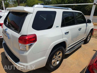 2012 Toyota 4Runner SR5 - miniatura 3