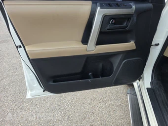 2012 Toyota 4Runner SR5 - miniatura 9