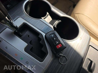 2012 Toyota Camry Hybrid XLE – miniatura 8