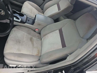 2012 Toyota Camry LE – miniatura 3