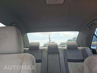 2012 Toyota Camry LE – miniatura 8