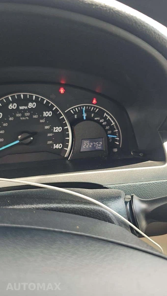 2012 Toyota Camry LE – miniatura 18
