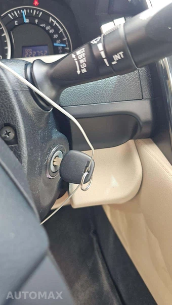 2012 Toyota Camry LE – miniatura 20