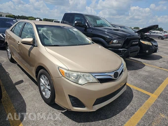 2012 Toyota Camry LE – miniatura 3