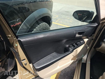 2012 Toyota Camry LE – miniatura 9