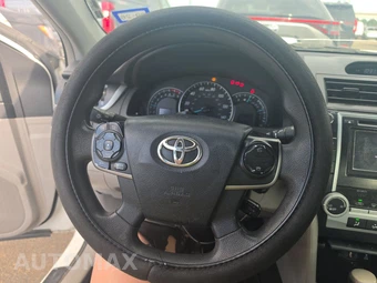 2012 Toyota Camry LE – miniatura 16