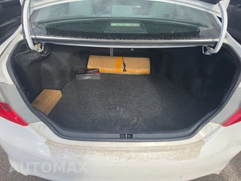 2012 Toyota Camry LE – miniatura 23
