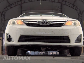 2012 Toyota Camry LE – miniatura 3
