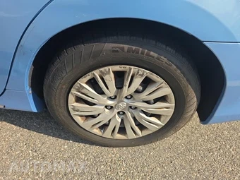 2012 Toyota Camry LE - miniatura 11
