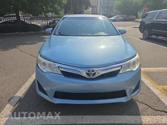 2012 Toyota Camry LE - miniatura 2