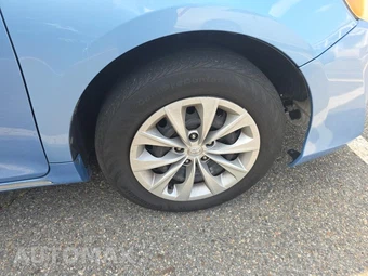 2012 Toyota Camry LE - miniatura 9