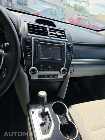 2012 Toyota Camry LE – miniatura 10