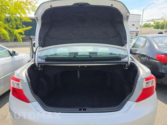 2012 Toyota Camry LE – miniatura 14