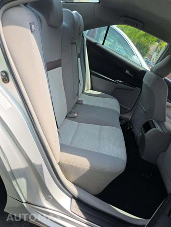2012 Toyota Camry LE – miniatura 16