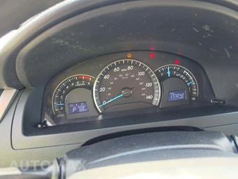 2012 Toyota Camry LE – miniatura 9