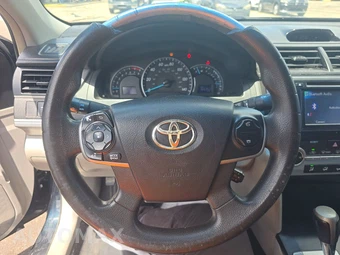 2012 Toyota Camry LE - miniatura 10
