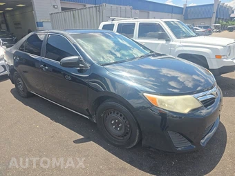 2012 Toyota Camry LE - miniatura 3