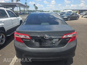 2012 Toyota Camry LE - miniatura 5
