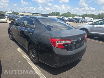 2012 Toyota Camry LE - miniatura 6