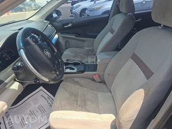 2012 Toyota Camry LE - miniatura 7
