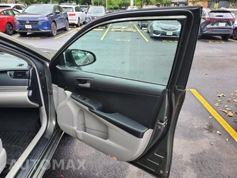 2012 Toyota Camry LE - miniatura 13