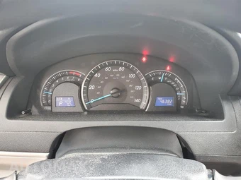 2012 Toyota Camry LE - miniatura 16