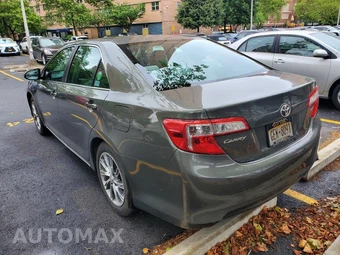2012 Toyota Camry LE - miniatura 2
