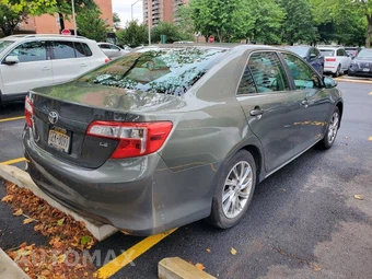2012 Toyota Camry LE - miniatura 4