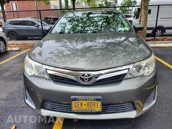 2012 Toyota Camry LE - miniatura 6