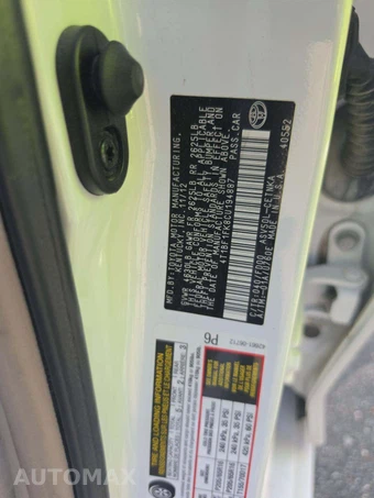 2012 Toyota Camry LE – miniatura 5