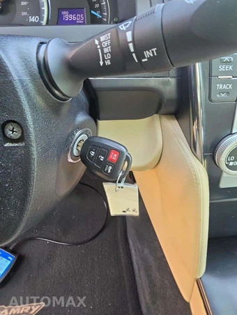 2012 Toyota Camry LE – miniatura 8
