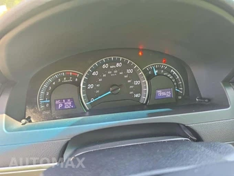 2012 Toyota Camry LE – miniatura 9