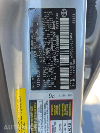 2012 Toyota Camry LE – miniatura 2