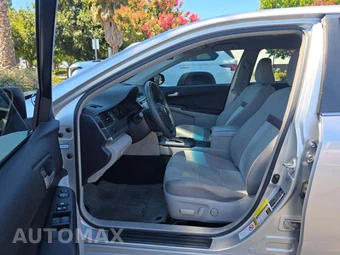 2012 Toyota Camry LE – miniatura 3