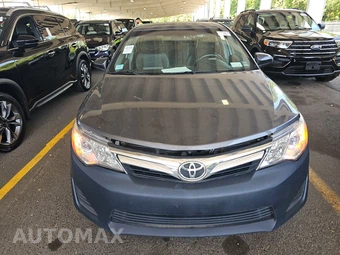 2012 Toyota Camry LE – miniatura 2