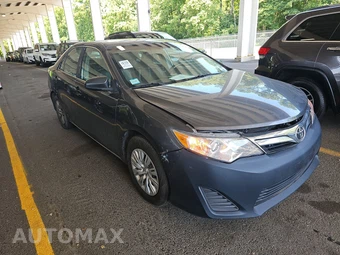 2012 Toyota Camry LE – miniatura 3