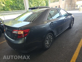 2012 Toyota Camry LE – miniatura 4