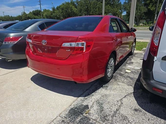 2012 Toyota Camry LE – miniatura 3