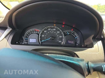 2012 Toyota Camry LE – miniatura 9
